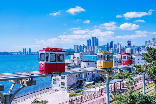 8D Charming Winter Korea Busan + Sky Capsule by OZ Nov - Feb 26